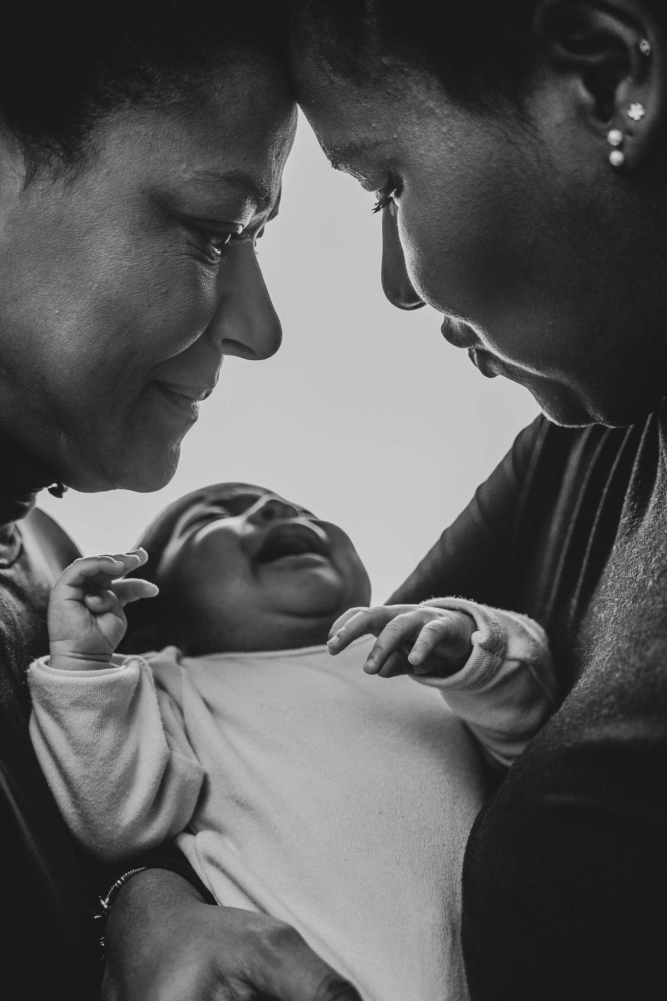 fotografo pozzallo newborn